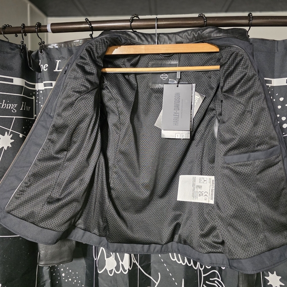 Harley-Davidson Black Leather Jacket - Picture 3 of 16